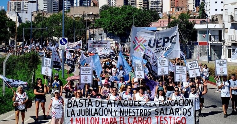 Paro-y-marcha-docente-cordoba